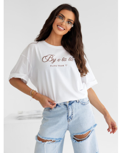 T-shirt oversize z napisem By o la la...! biały z kakao