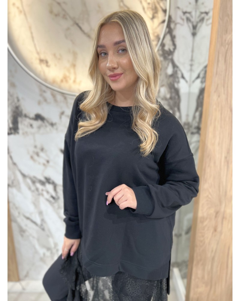 Bluza z dłuższym tyłem By o la la...! czarna Bluza z dłuższym tyłem By o la la...! czarna