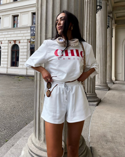 T-shirt oversize CHIC La Milla śmietanowy z czerwonym
