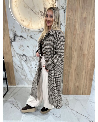 Płaszcz w pepitkę z czekoladowym napisem na plecach By o la la...! chocomus