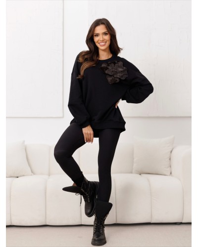 Bluza z cekinowym kwiatem By o la la...! czarna