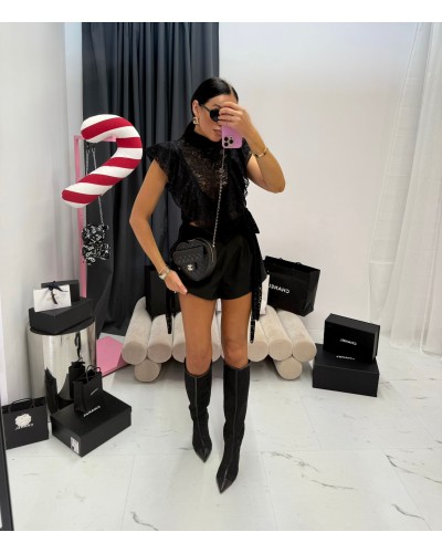 Koronkowa bluzka z falbanką La Milla czarna