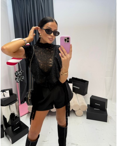 Koronkowa bluzka z falbanką La Milla czarna