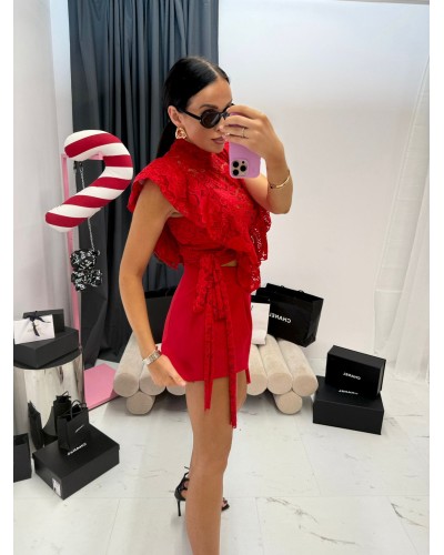 Koronkowa bluzka z falbanką La Milla czerwona