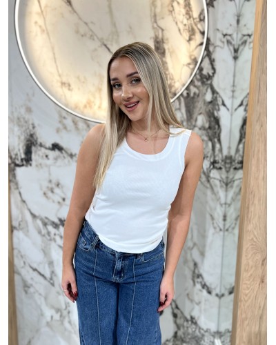 Bokserka z okrągłym dekoltem By o la la...! biała