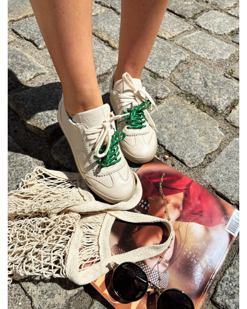 Sneakersy La Milla beżowe z zieloną sznurówką
