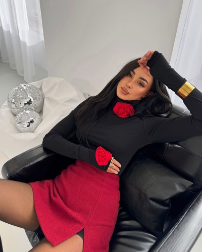 Golf z różami La Milla czarny z czerwonym