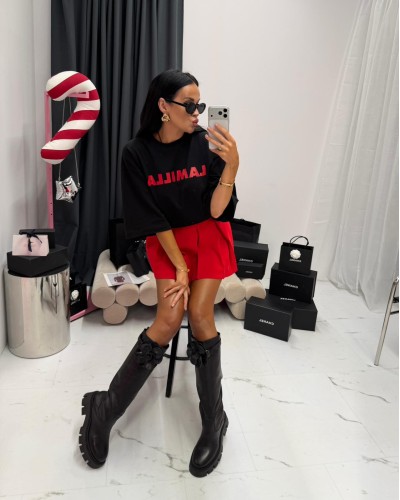 T-shirt z czerwonym napisem La Milla czarny