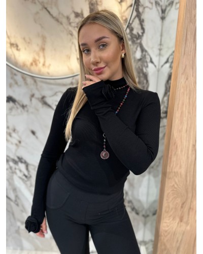 Golf z różyczkami na rękawach By o la la...! czarna