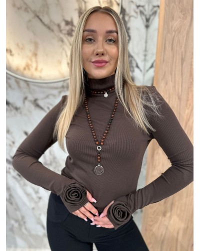 Golf z różyczkami na rękawach By o la la...! chocomus