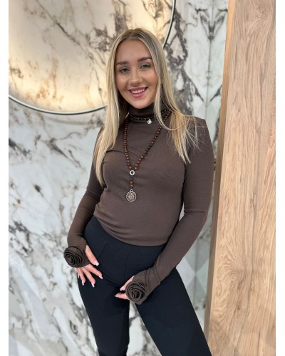 Golf z różyczkami na rękawach By o la la...! chocomus