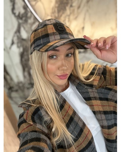 Czapka z daszkiem By o la la...! szara z miodowym