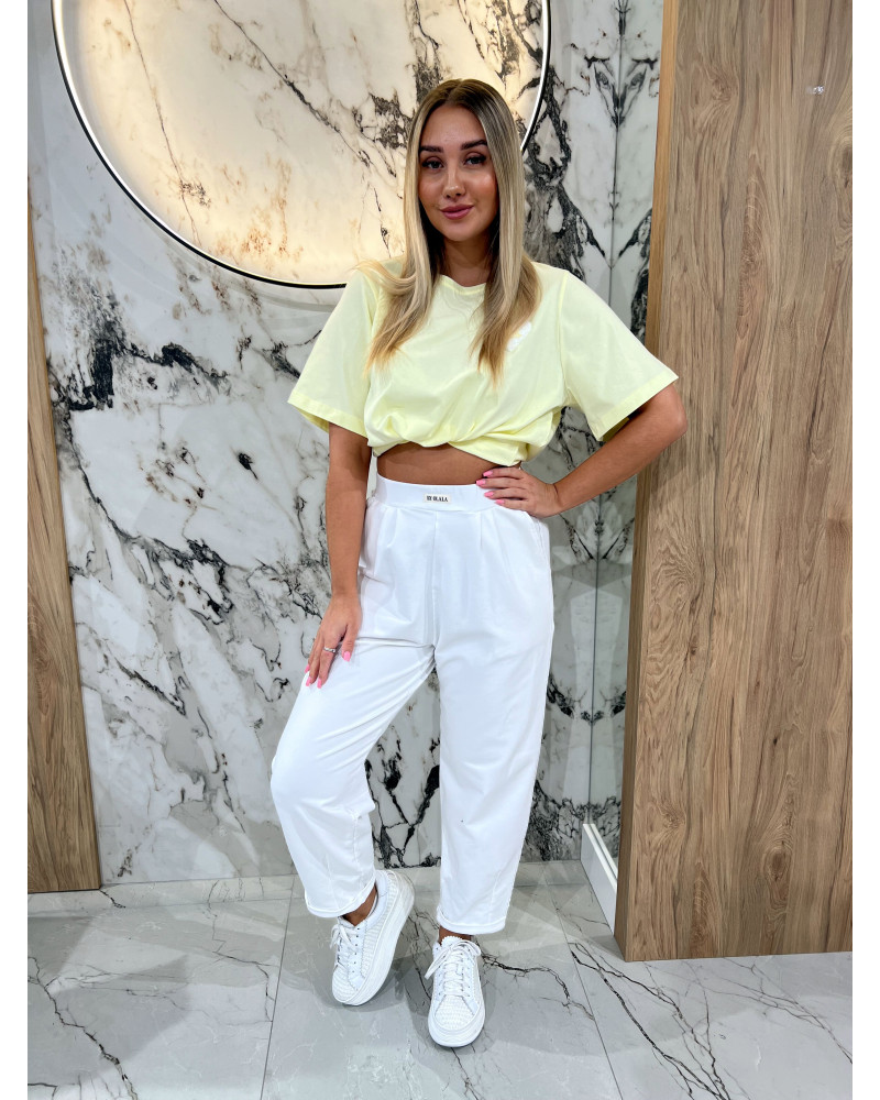 Spodnie dresowe z etykietą By o la la...! białe