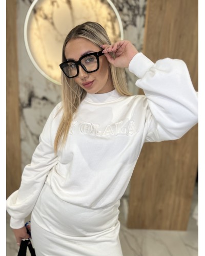 Sukienka dresowa z naszytym logo By o la la...! śmietanowa