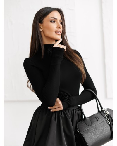 Golf z różyczkami na rękawach By o la la...! czarna