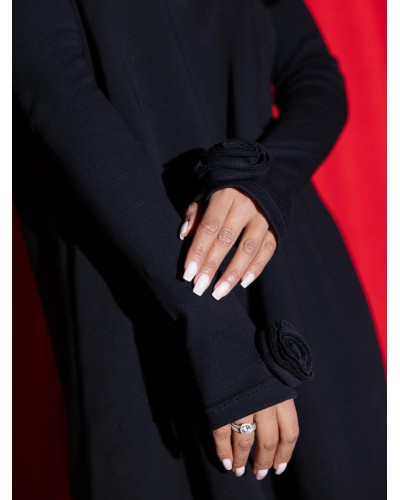 Sukienka z różyczkami na rękawach By o la la...! czarna