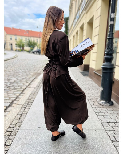 Spodnie alladynki w delikatny prążek Lidia czekoladowe