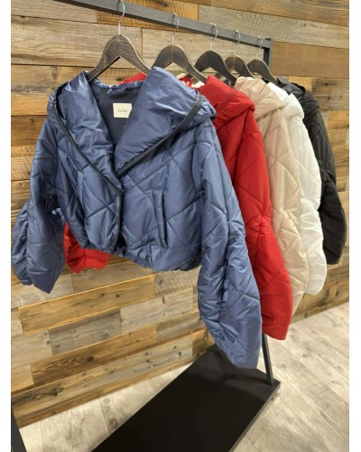 Pikowana kurtka z bufiastym rękawem By o la la...! czarna