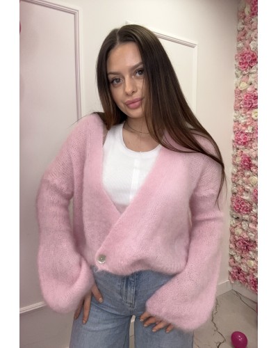 Krótki kardigan z perłowymi guzikami pudrowy róż