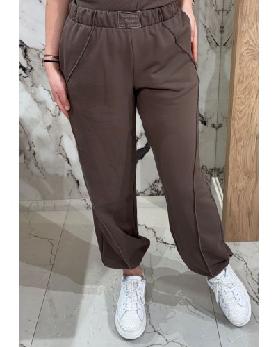 Spodnie dresowe z ozdobnym szwem By o la la...! kakao