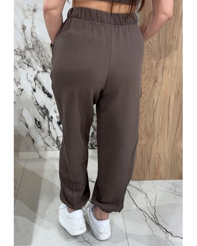 Spodnie dresowe z ozdobnym szwem By o la la...! kakao