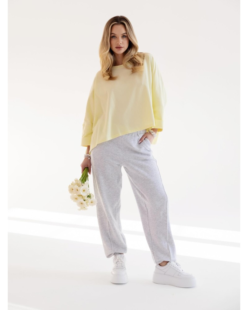 Spodnie dresowe z ozdobnym szwem By o la la...! szary melanż