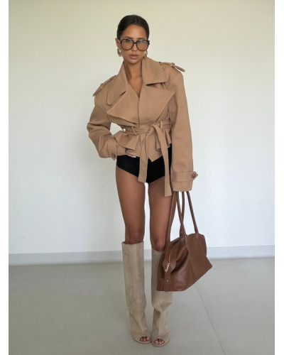 Krótki płaszcz wiązany EMO camel