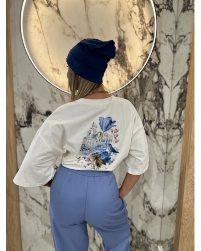 T-shirt z kwiatowym tyłem By o la la...! biały z denimem