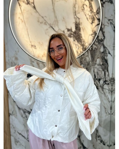 Kurtka pikowana z odpinanym swetrowym kapturem By o la la...! biała