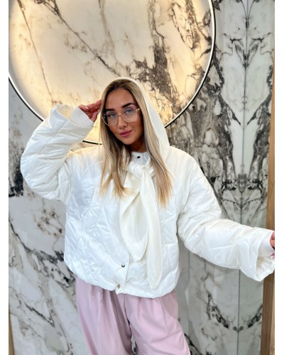 Kurtka pikowana z odpinanym swetrowym kapturem By o la la...! biała