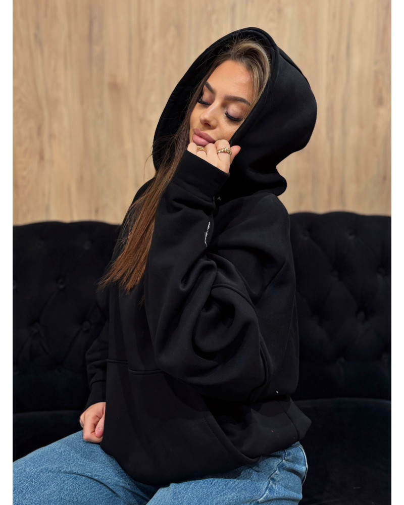 Bluza z haftem na rękawie La Milla czarna
