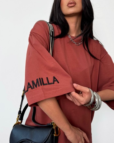 T-shirt oversize z agrafką La Milla ceglany