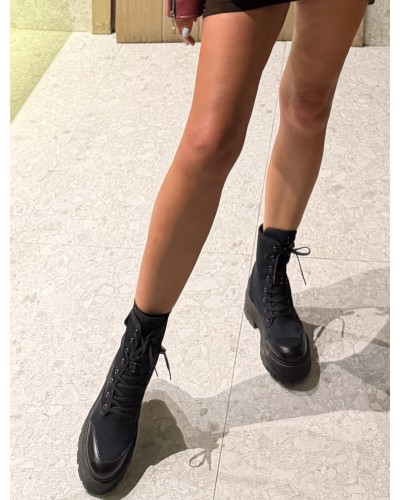 Workery z trójkątnym logo La Milla czarne