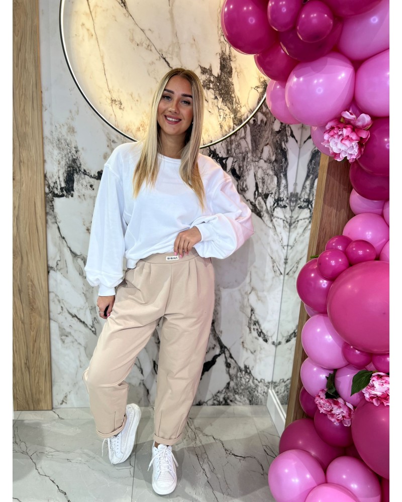 Spodnie dresowe z etykietą By o la la...! beżowe