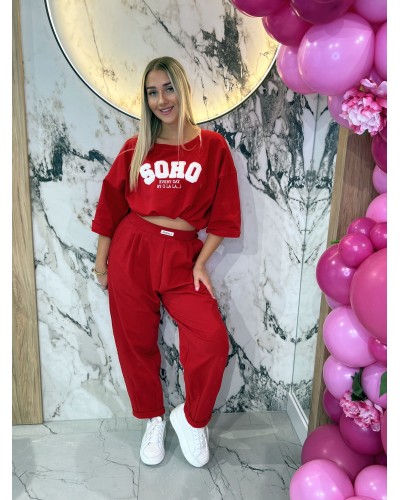 Spodnie dresowe z etykietą By o la la...! red kiss