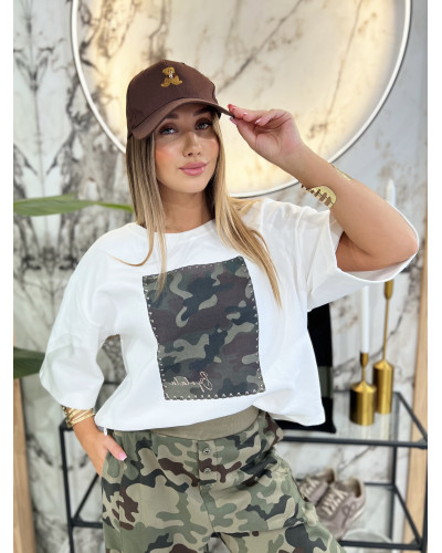 T-shirt oversize z naszywką moro By o la la...!
