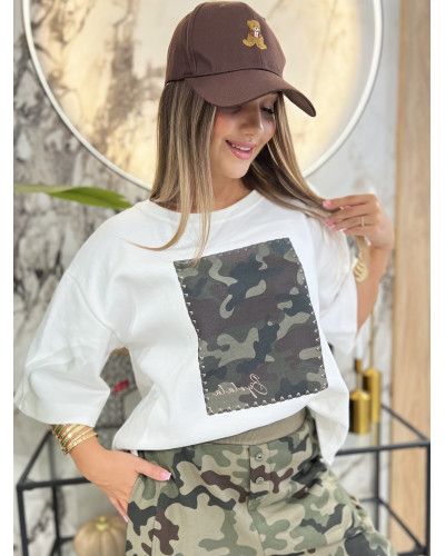 T-shirt oversize z naszywką moro By o la la...!