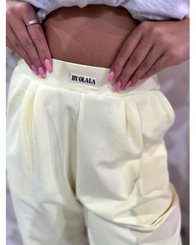 Spodnie dresowe z etykietą By o la la...! sunshine