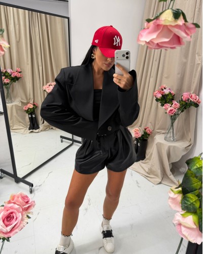 Spodenki skórzane regulowane La Milla czarne