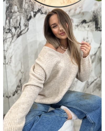 Sweter moherowy z dekoltem By o la la...! beżowy