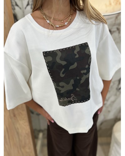T-shirt oversize z naszywką moro By o la la...! ecru