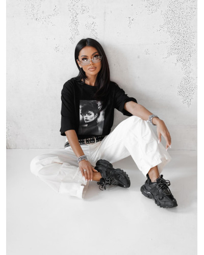 T-shirt asymetryczny z modelką By o la la...! czarny