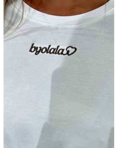 T-shirt z napisem By o la la...! biały z kakao