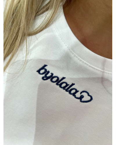 T-shirt z napisem By o la la...! biały z denim