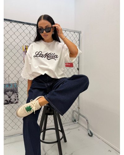 T-shirt oversize La Milla streetwear z czekoladowo błękitnym napisem