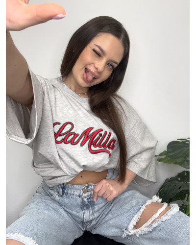 T-shirt oversize La Milla streetwear szary z czerwonym napisem