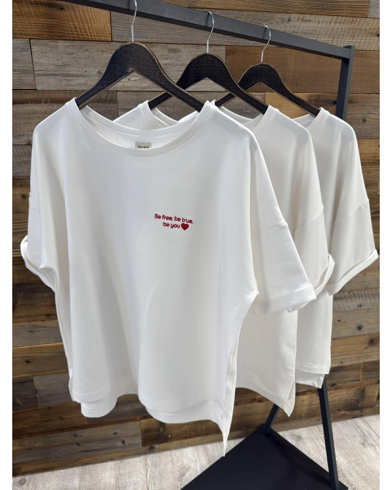 T-shirt z napisem i sercem By o la la...! red kiss