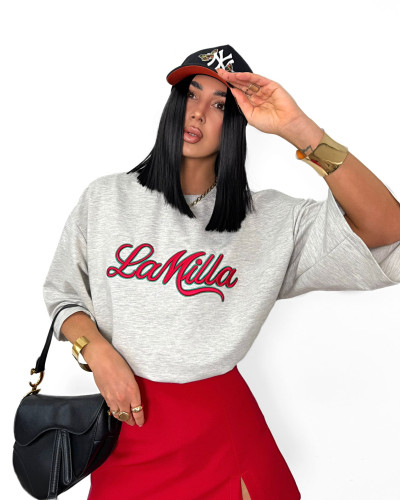 T-shirt oversize La Milla streetwear szary z czerwonym napisem