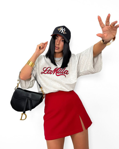 T-shirt oversize La Milla streetwear szary z czerwonym napisem