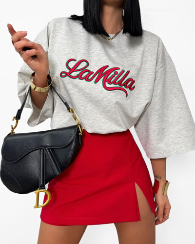 T-shirt oversize La Milla streetwear szary z czerwonym napisem